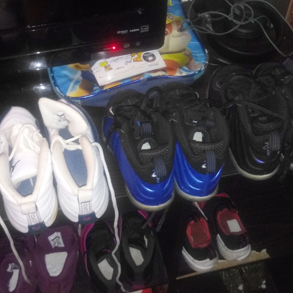 Shoes - Picture 2 of 6